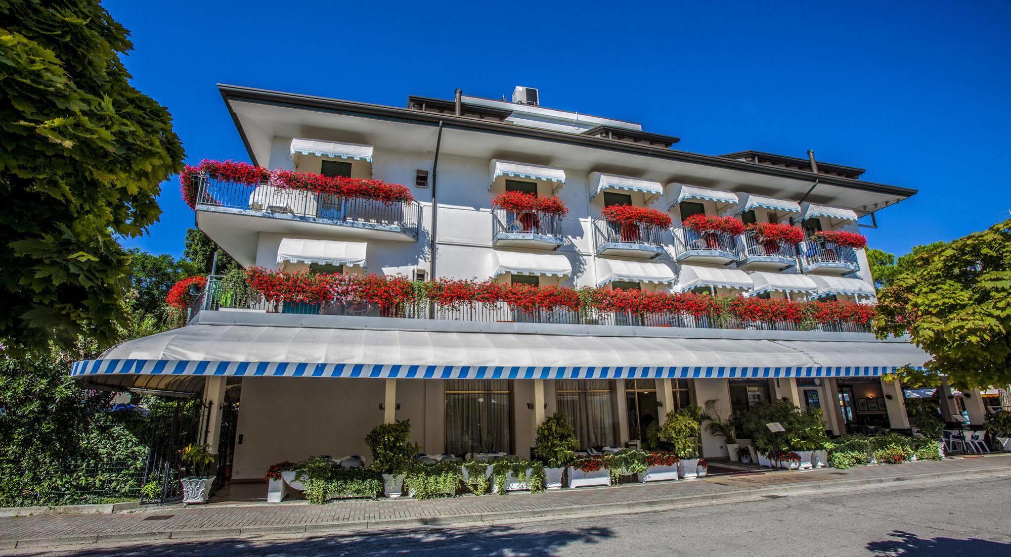 Hotel Venezia e la Villetta Lido di Jesolo Esterno foto